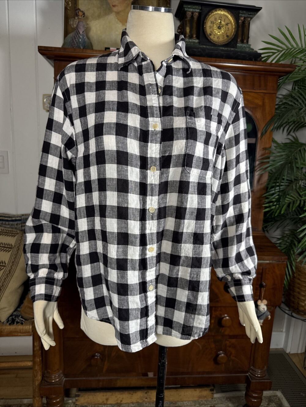 Jones New York 100% Linen Shirt Women M Black White Buffalo Check Plaid Gingham